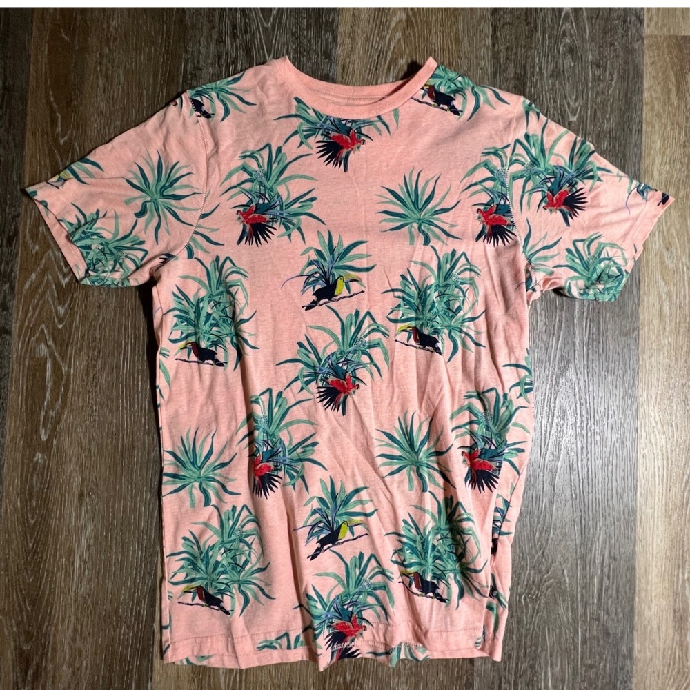 Free Planet T-Shirt Mens Small Pink Tropical Toucan Palm Print Organic Cotton S